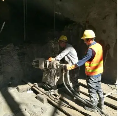 南岳水下抗分散灌浆料特点 水下不分散注浆料介绍